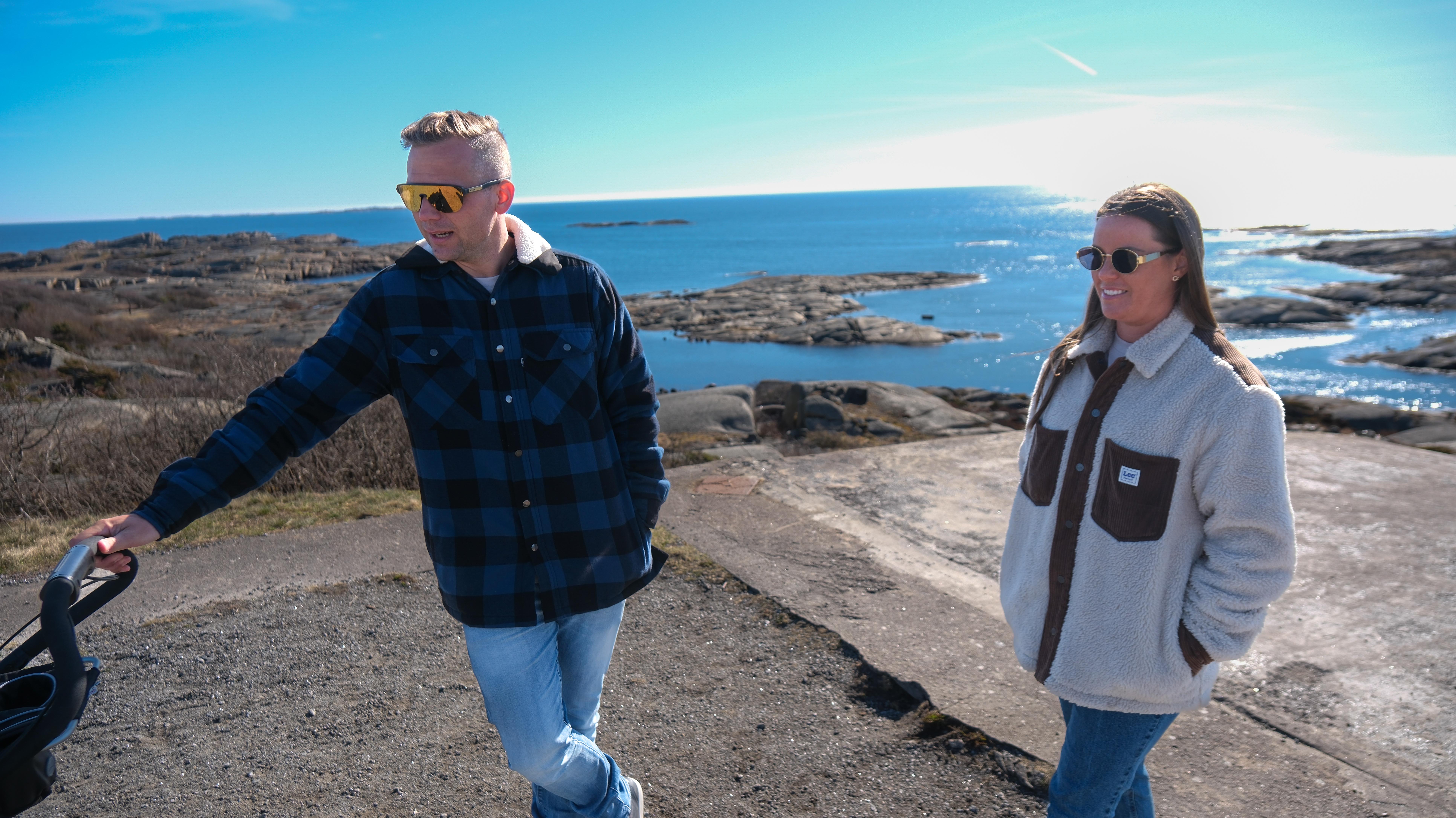 Erik Bjerke, Karoline Rejnås Og Isak 32