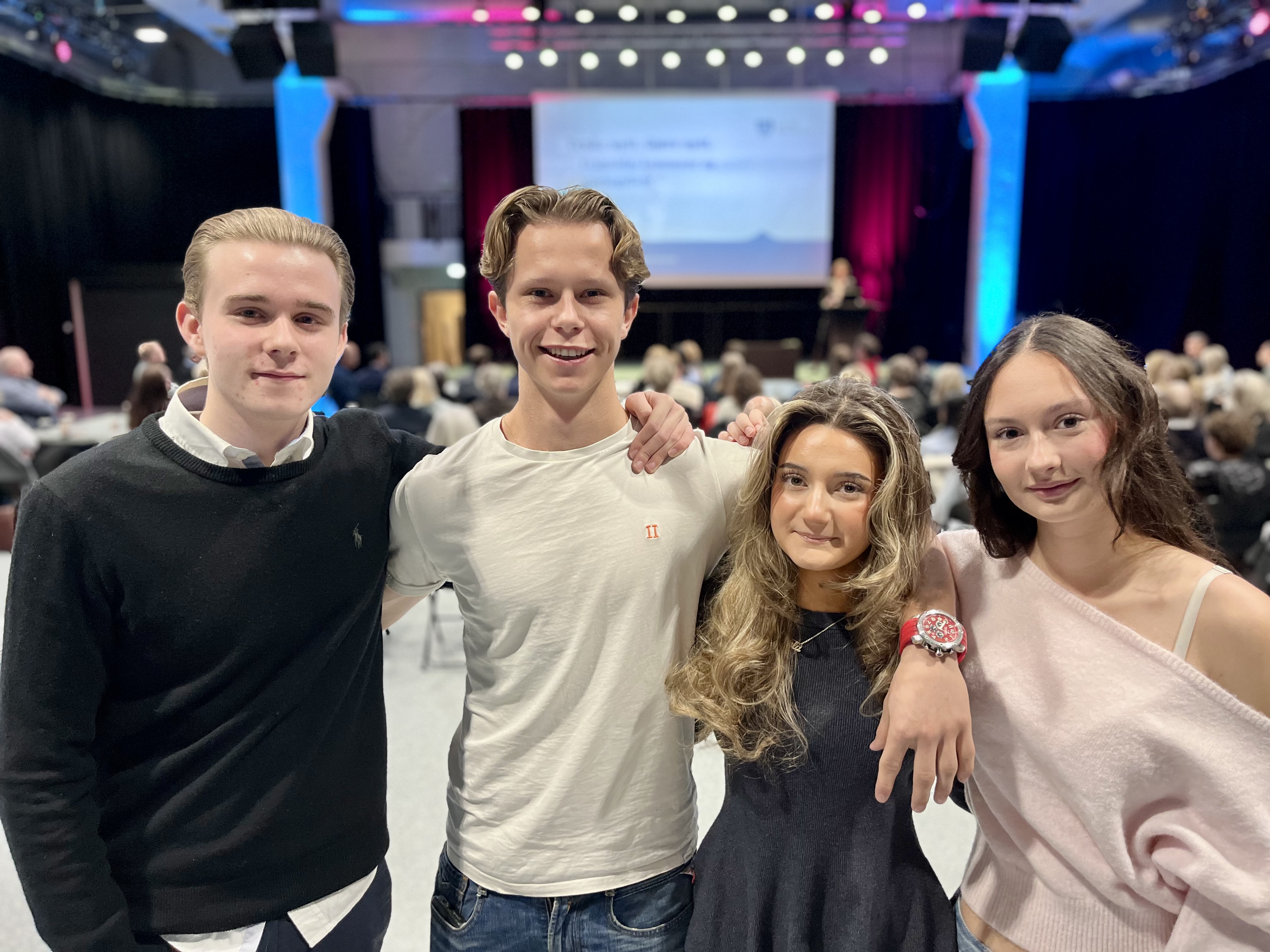 16-åringene utfordret næringslivet i Larvik: - Gi oss sjansen, så kommer vi tilbake 