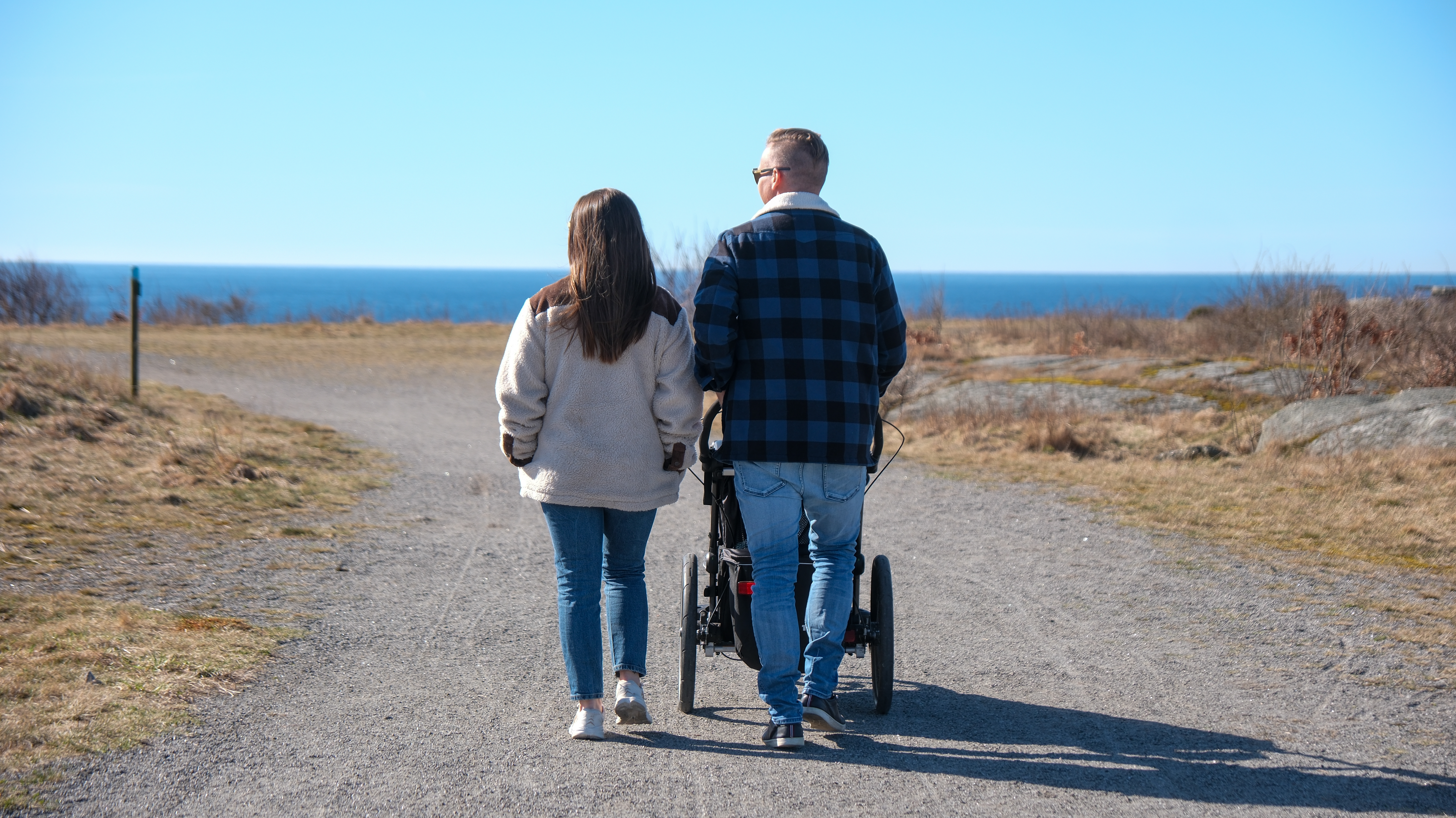 Erik Bjerke, Karoline Rejnås Og Isak 18