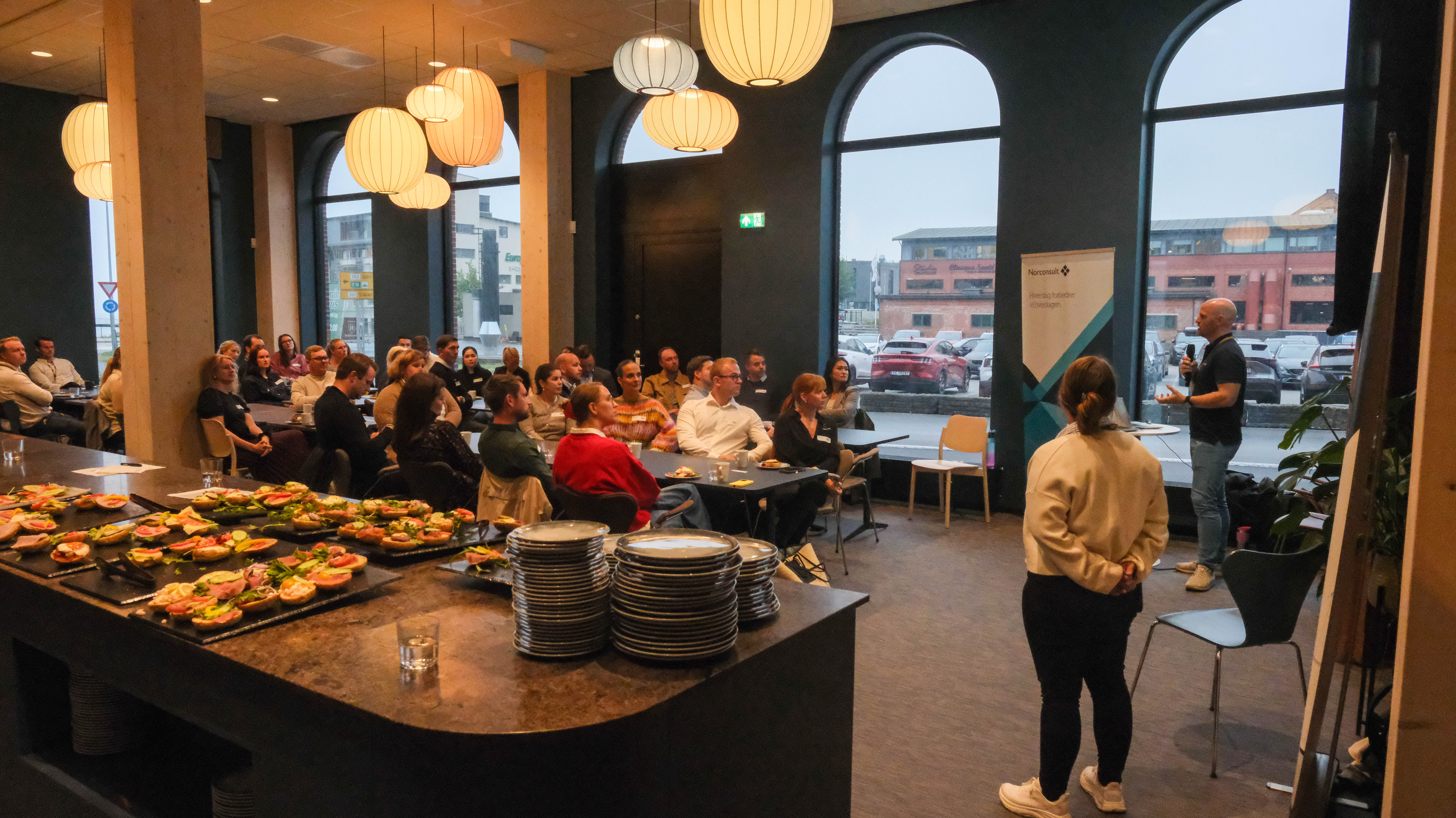 – Trenger ikke velge bakdøra ut hvis man må hjem til vanlig middagstid