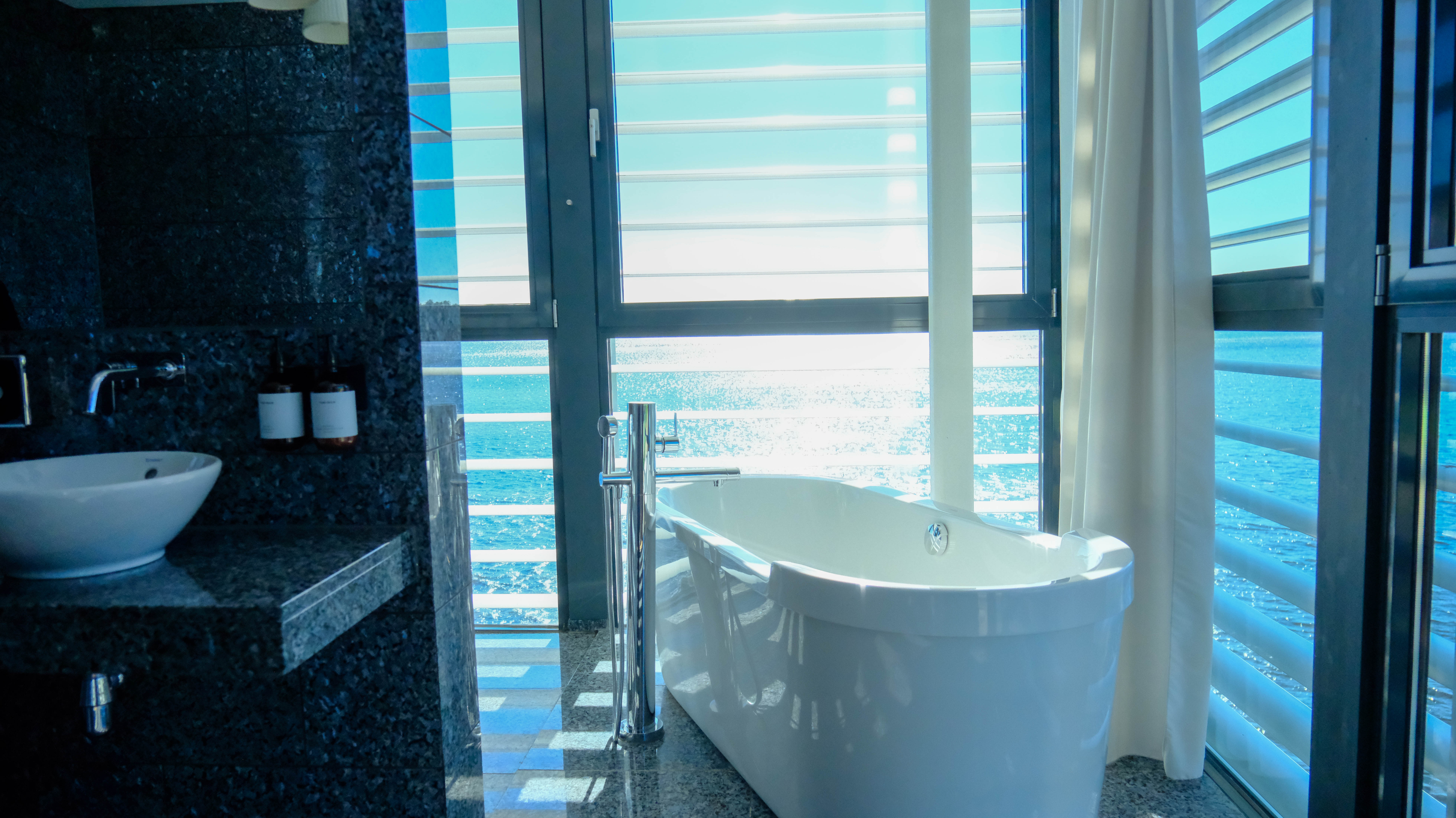 Farris Bad Larvik Leverer 8