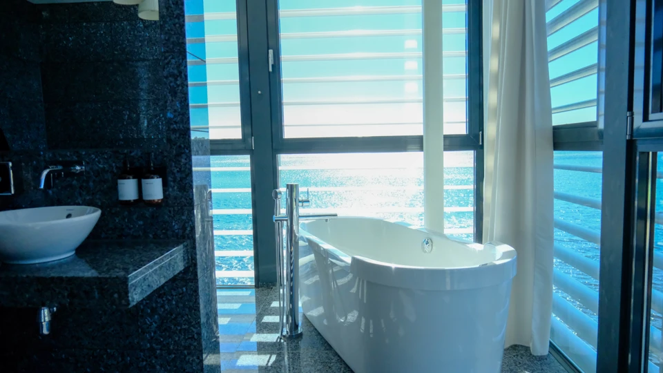 Farris Bad Larvik Leverer 8