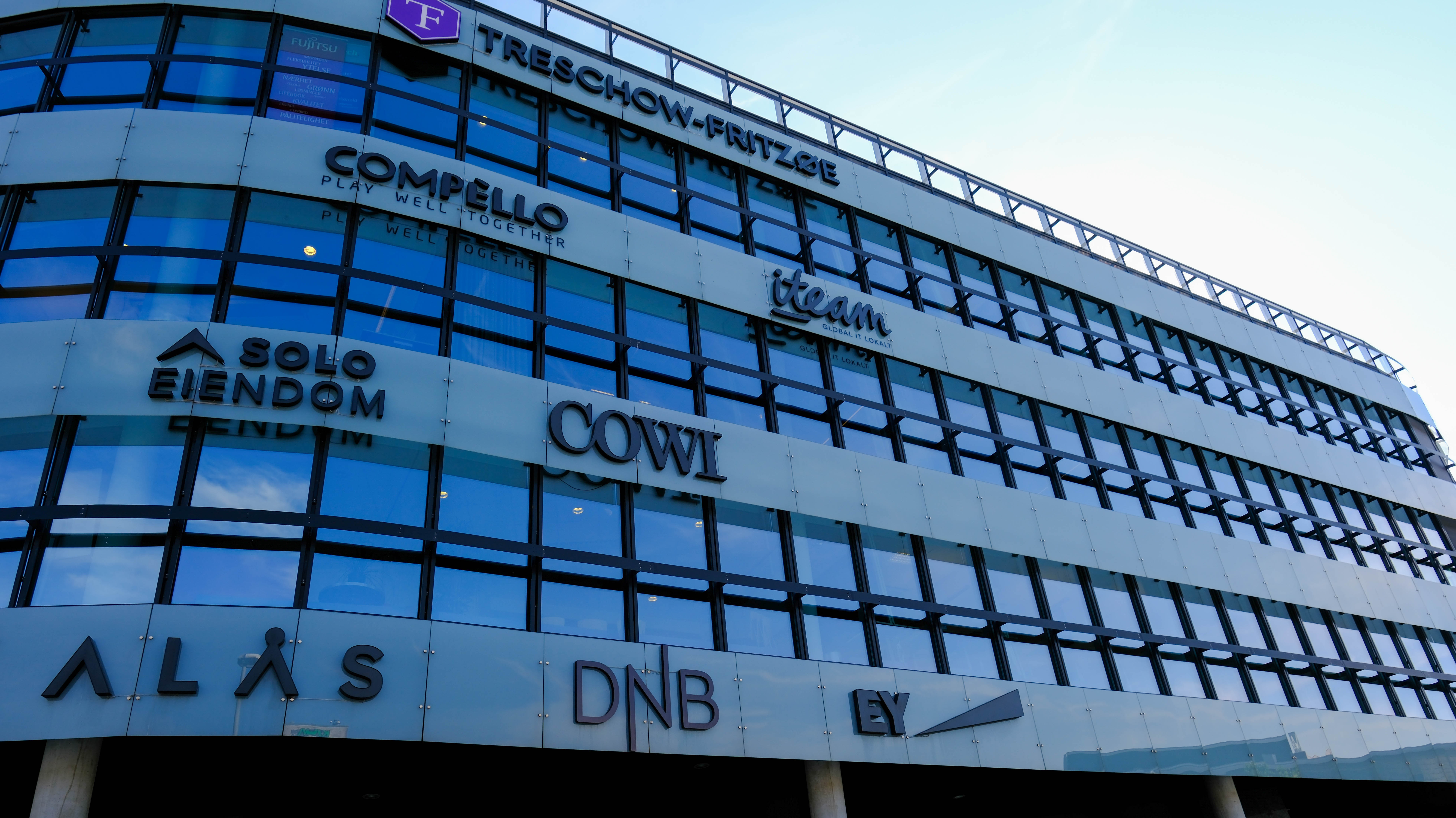 Alås, Reen Og Avonova. Nora Sørsdahl, Øyvind Stokstad Og Poul Erik Hoffmann 9