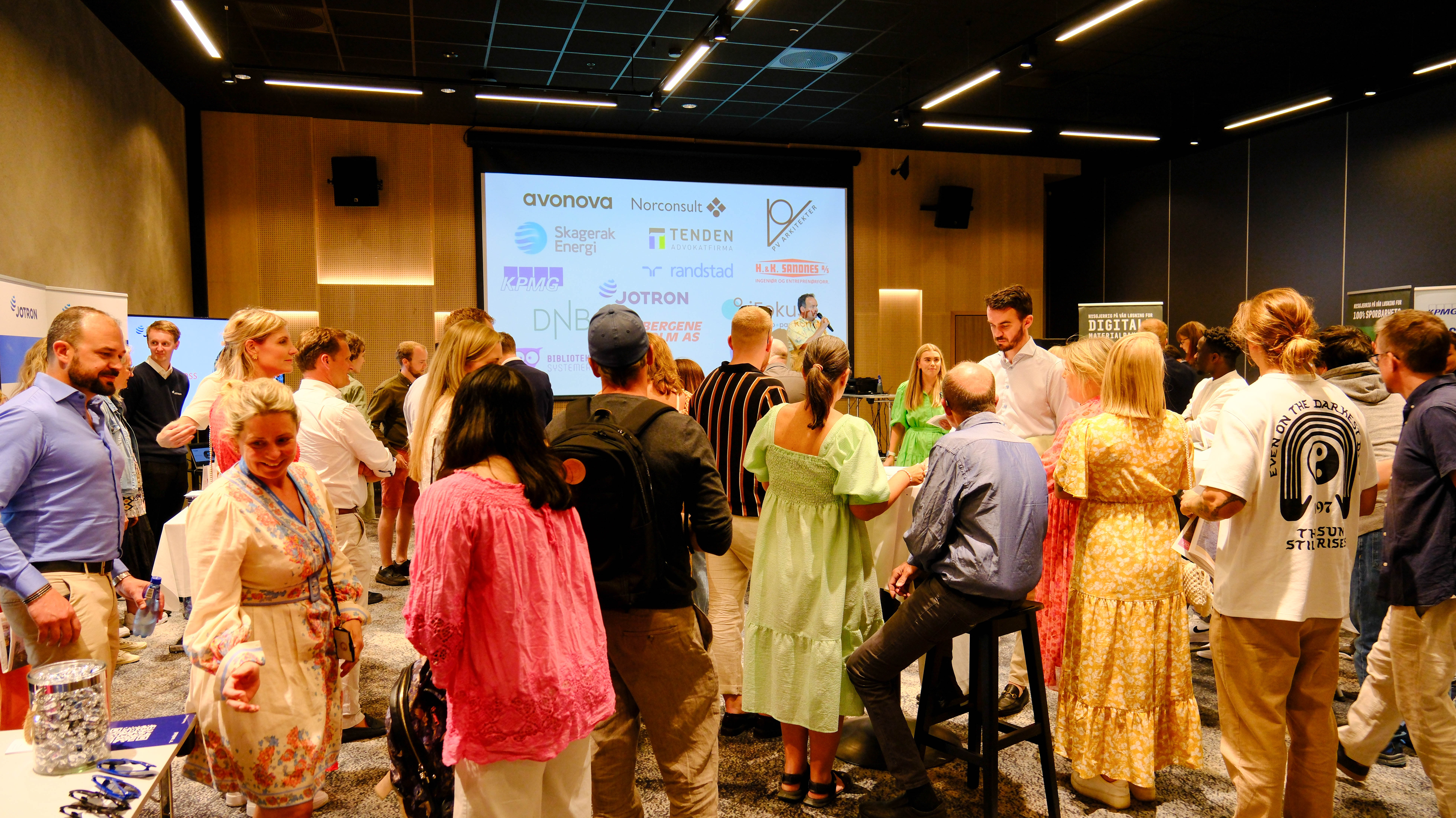 Hjem Til Larvik På Grand Hotel 2024 16