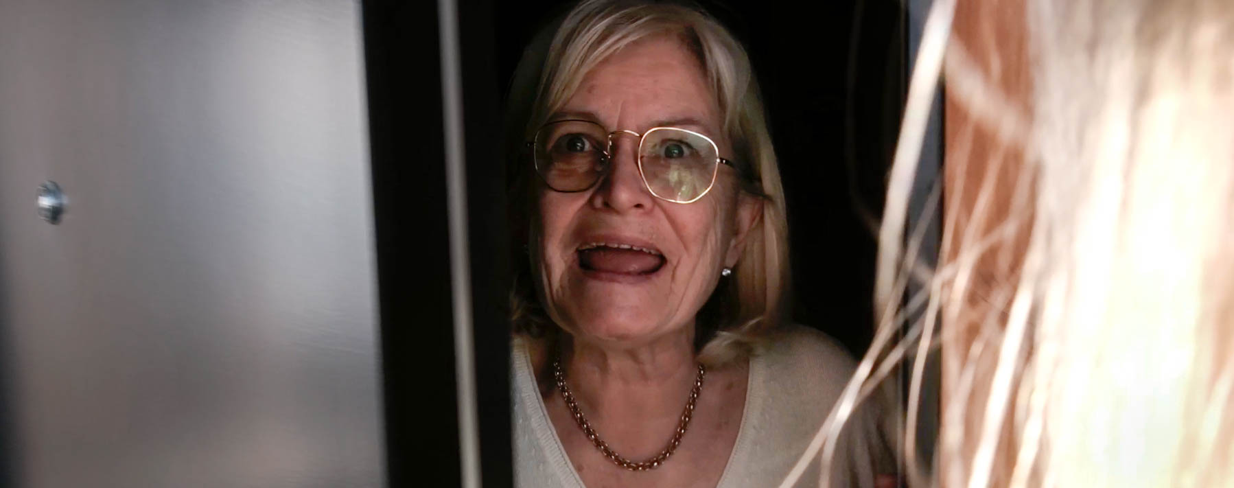 «Årets larviking» måper når hun ser hvem som ringer på døra