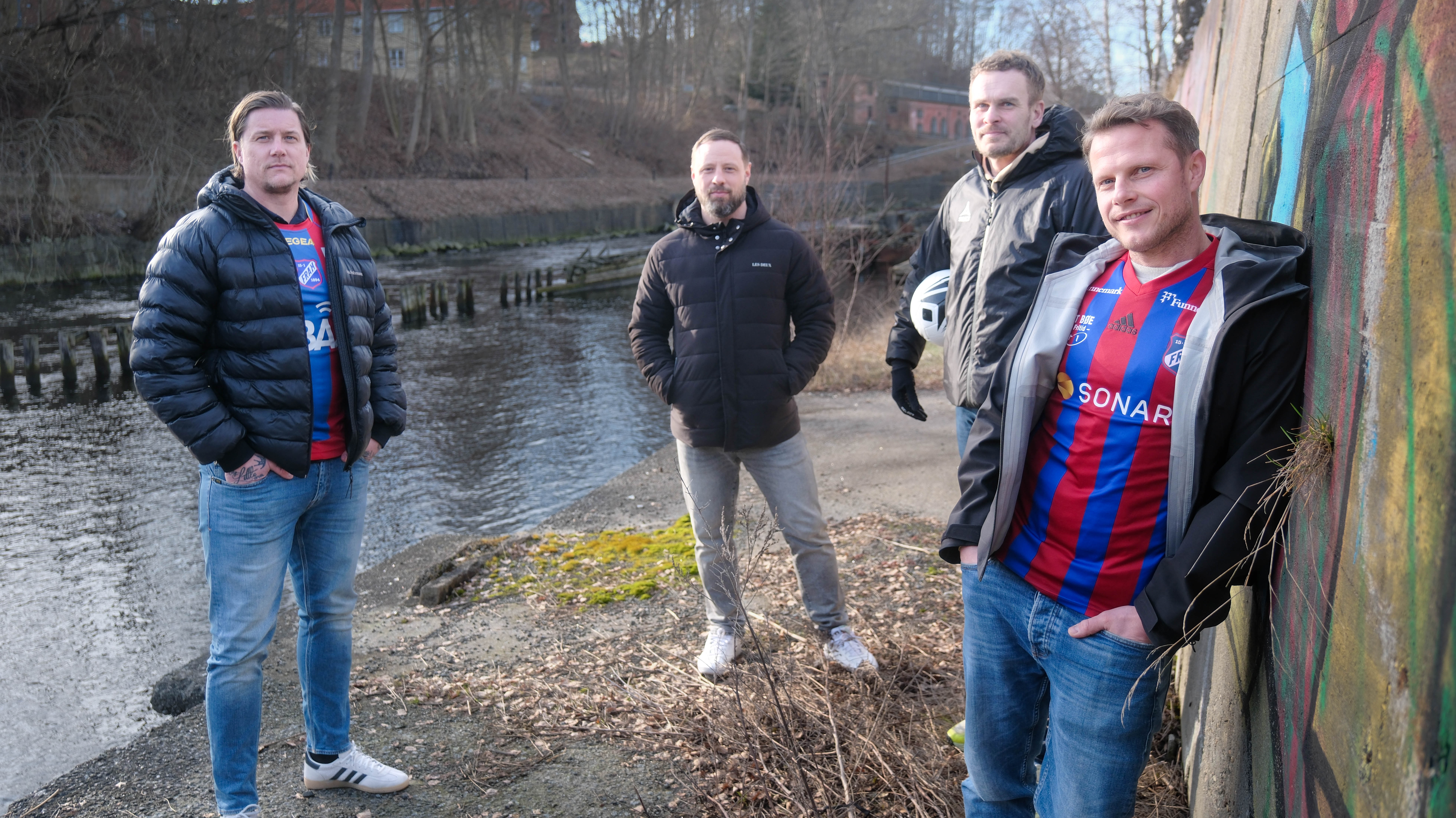 Fotballen førte dem hit fra Oslo, Sverige og Polen. Etter karriereslutt ble Larvik hjembyen