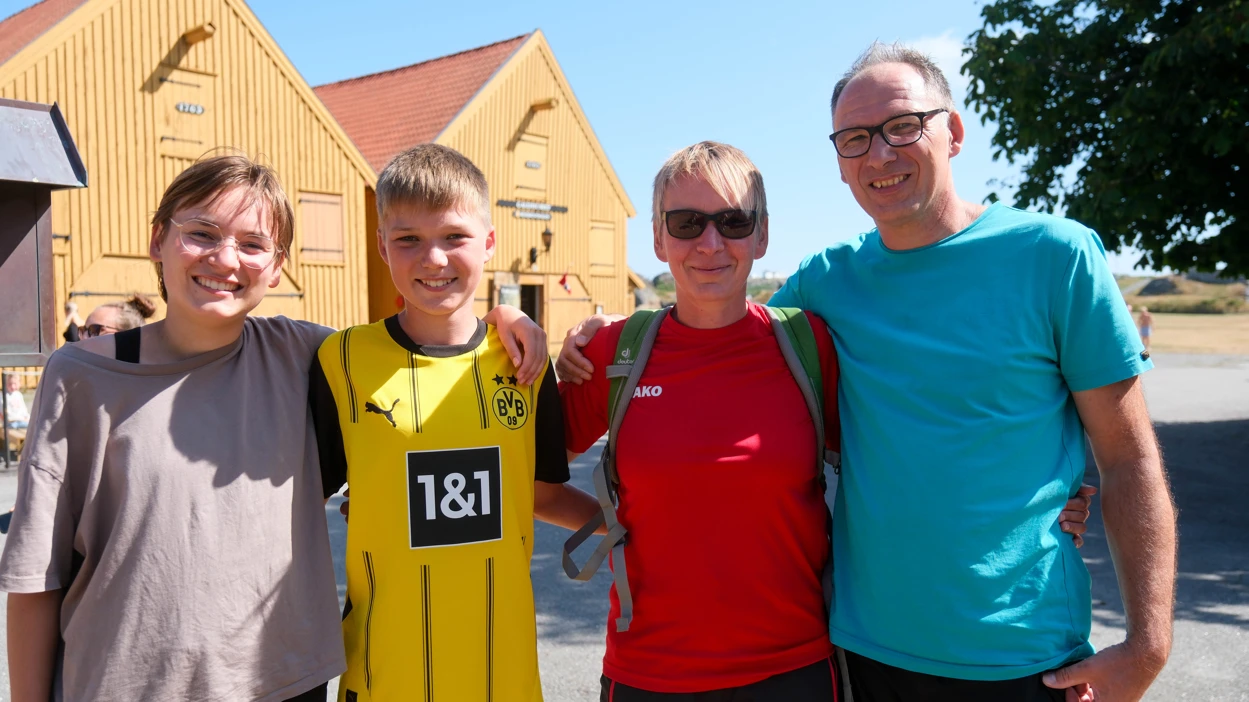 Feriefolk I Stavern 44