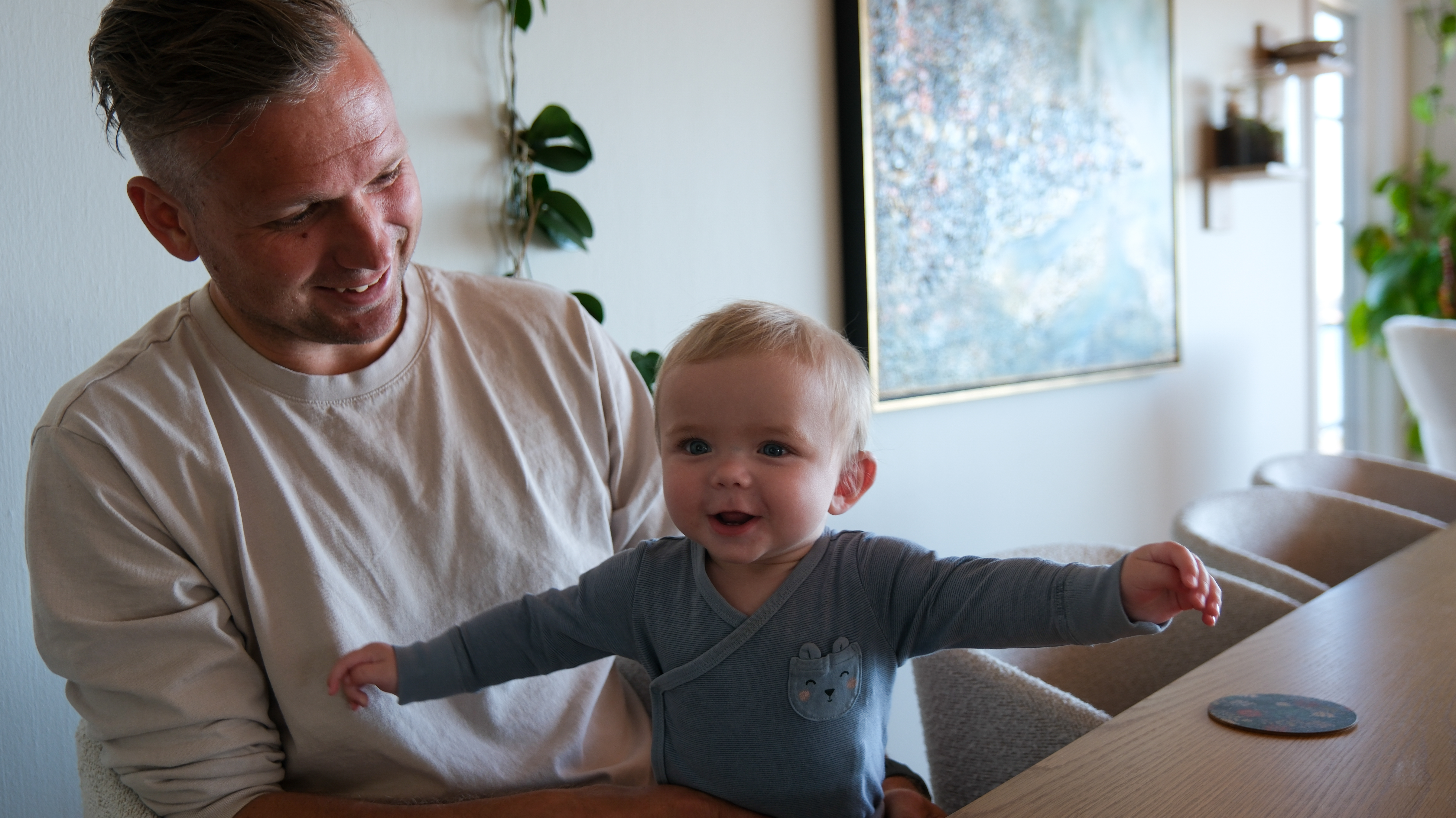 Erik Bjerke, Karoline Rejnås Og Isak 44