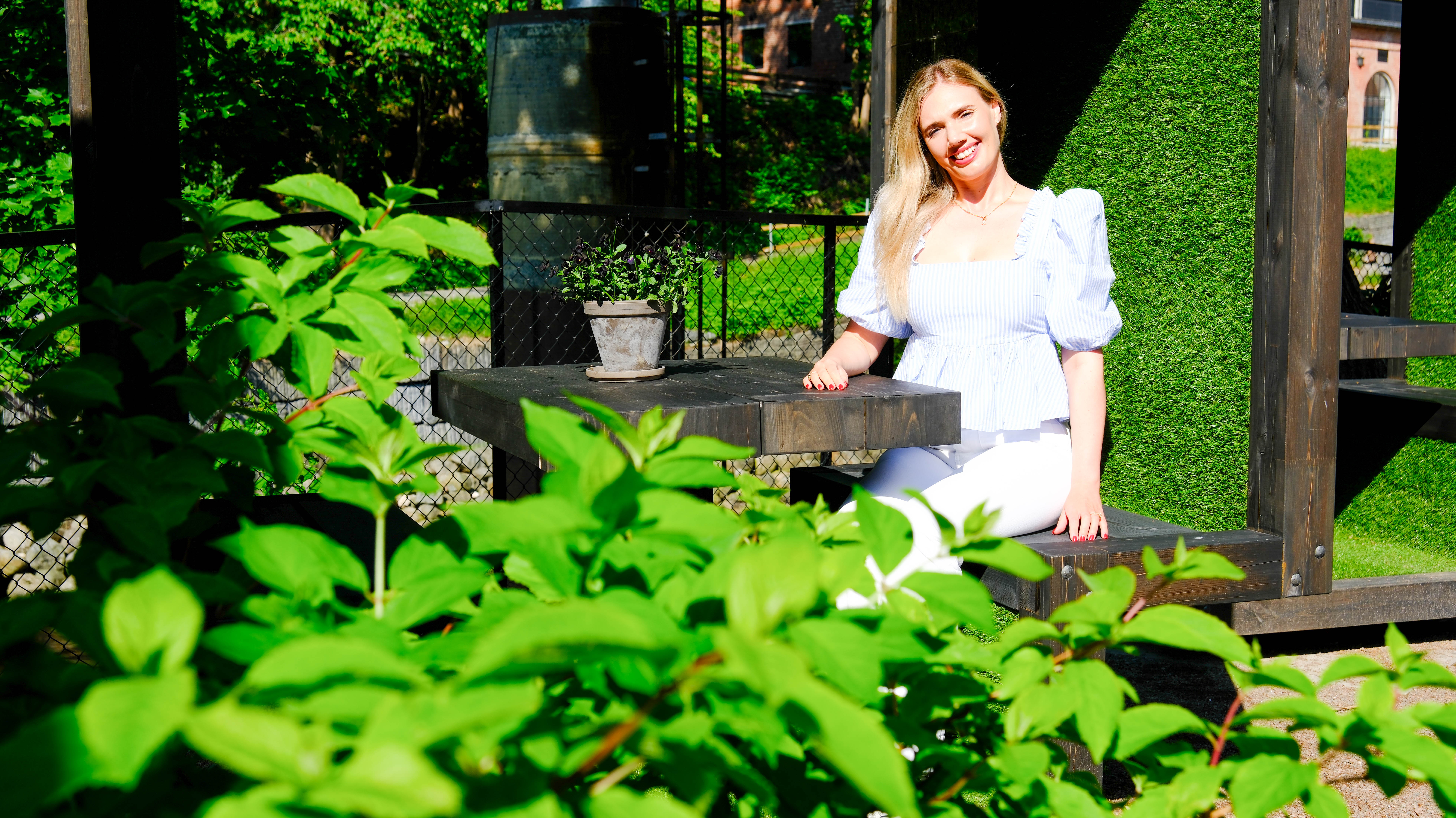 Alås, Reen Og Avonova. Nora Sørsdahl, Øyvind Stokstad Og Poul Erik Hoffmann 24